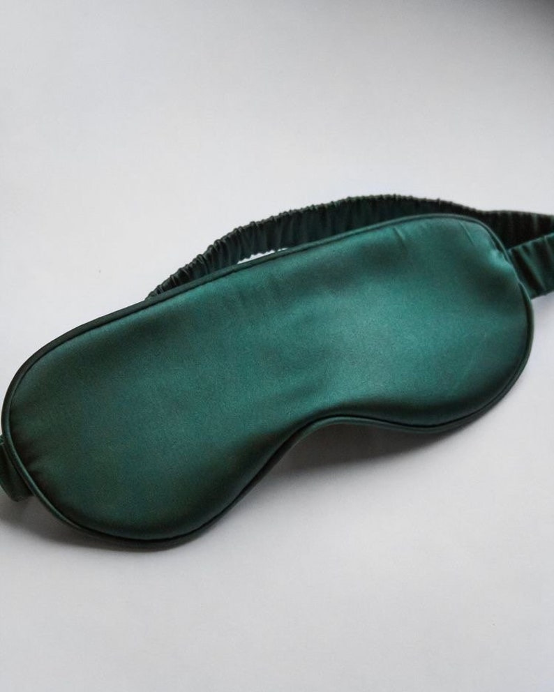 QUEEN SILK PILLOWCASE - EMERALD GREEN