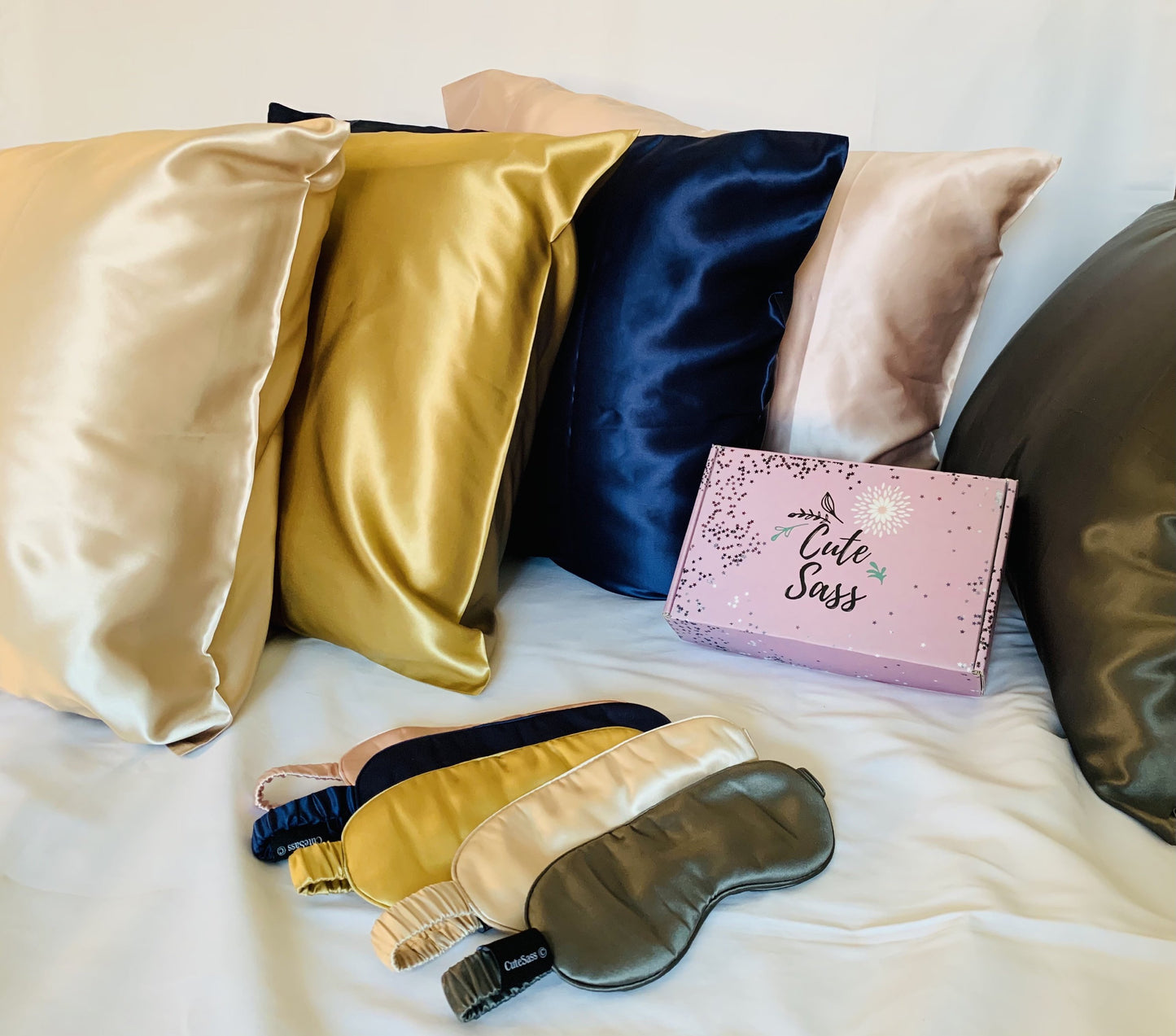 100% Mulberry 22 Momme Silk Pillowcase, Long Fibre, Organic Queen Silk Pillowcase with Hidden Zipper, Matching Eye Sleeping Mask 22 Momme